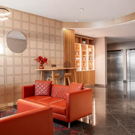 Aparthotel Residhome La Defense 4*