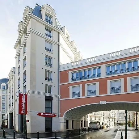 Aparthotel Residhome La Defense 4*